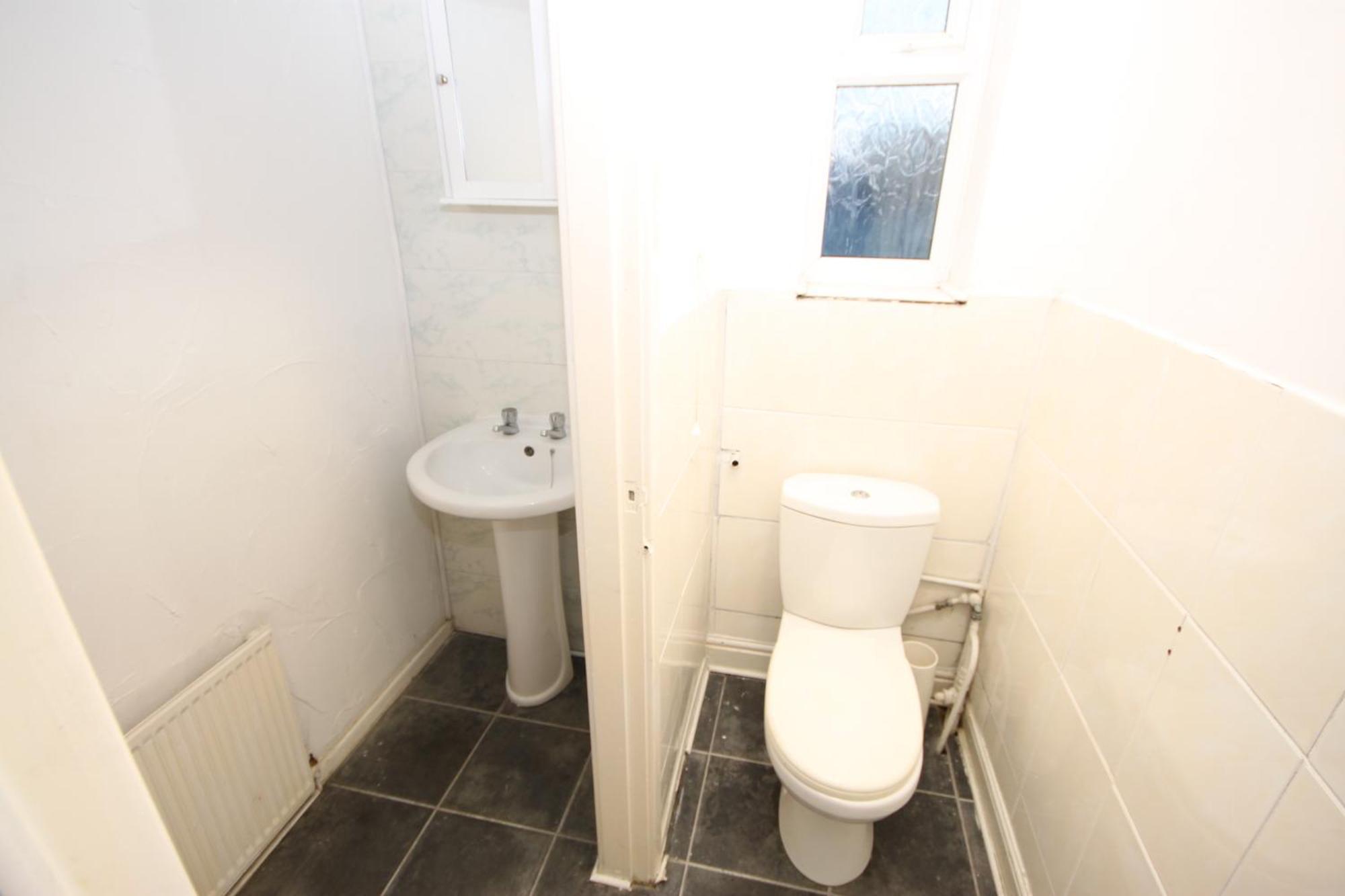 Barton Seaview, Self Catering Studio Apartments, Promenade & Central Beach Location, Families, Couples Or 23 Years Plus Only, Free Parking Блэкпул Экстерьер фото